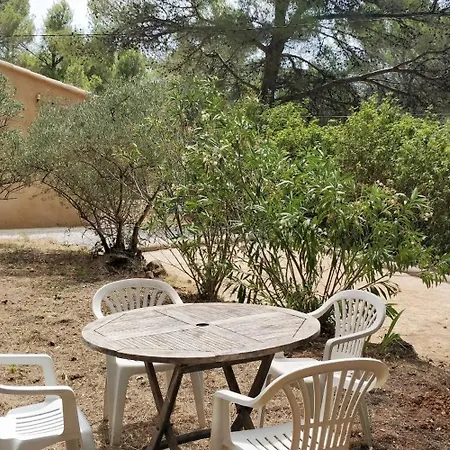 Cigalons En Pleine Pinede Avec Piscine Chauffee De Mai A Septembre *